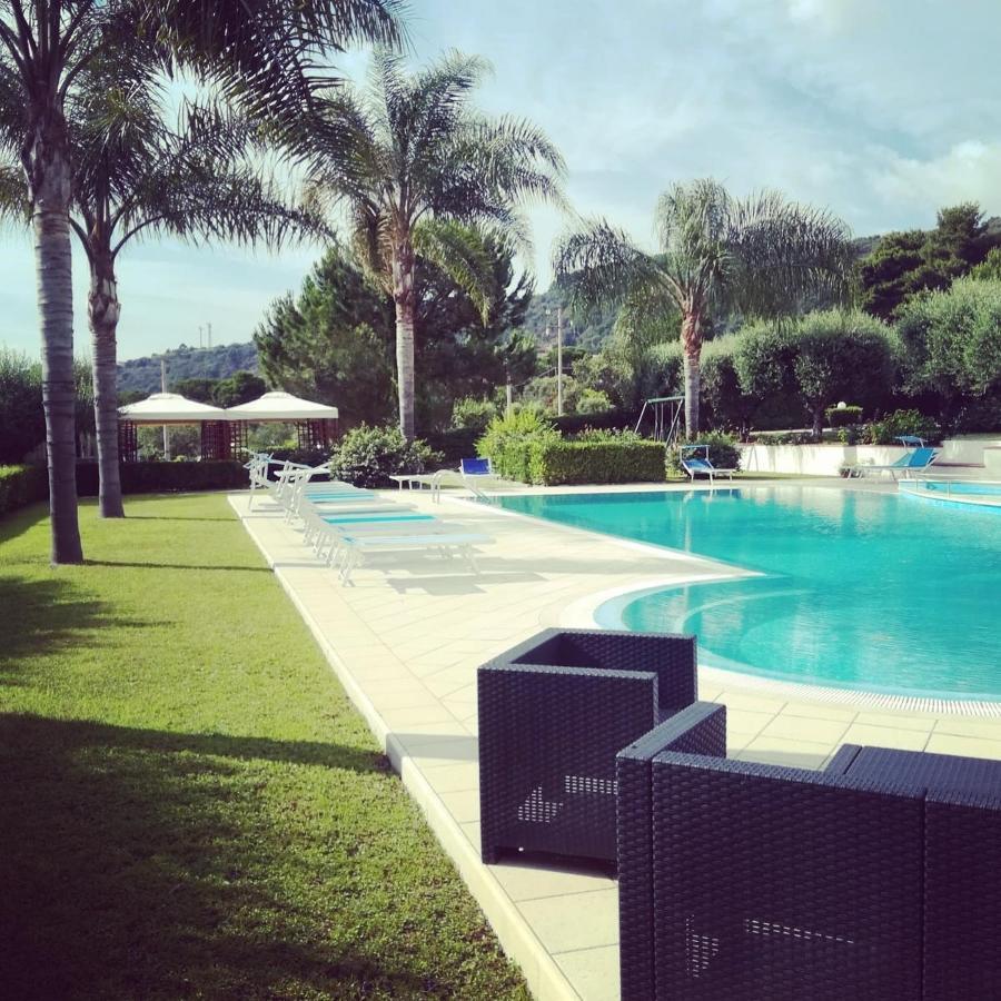 Delta Club *
